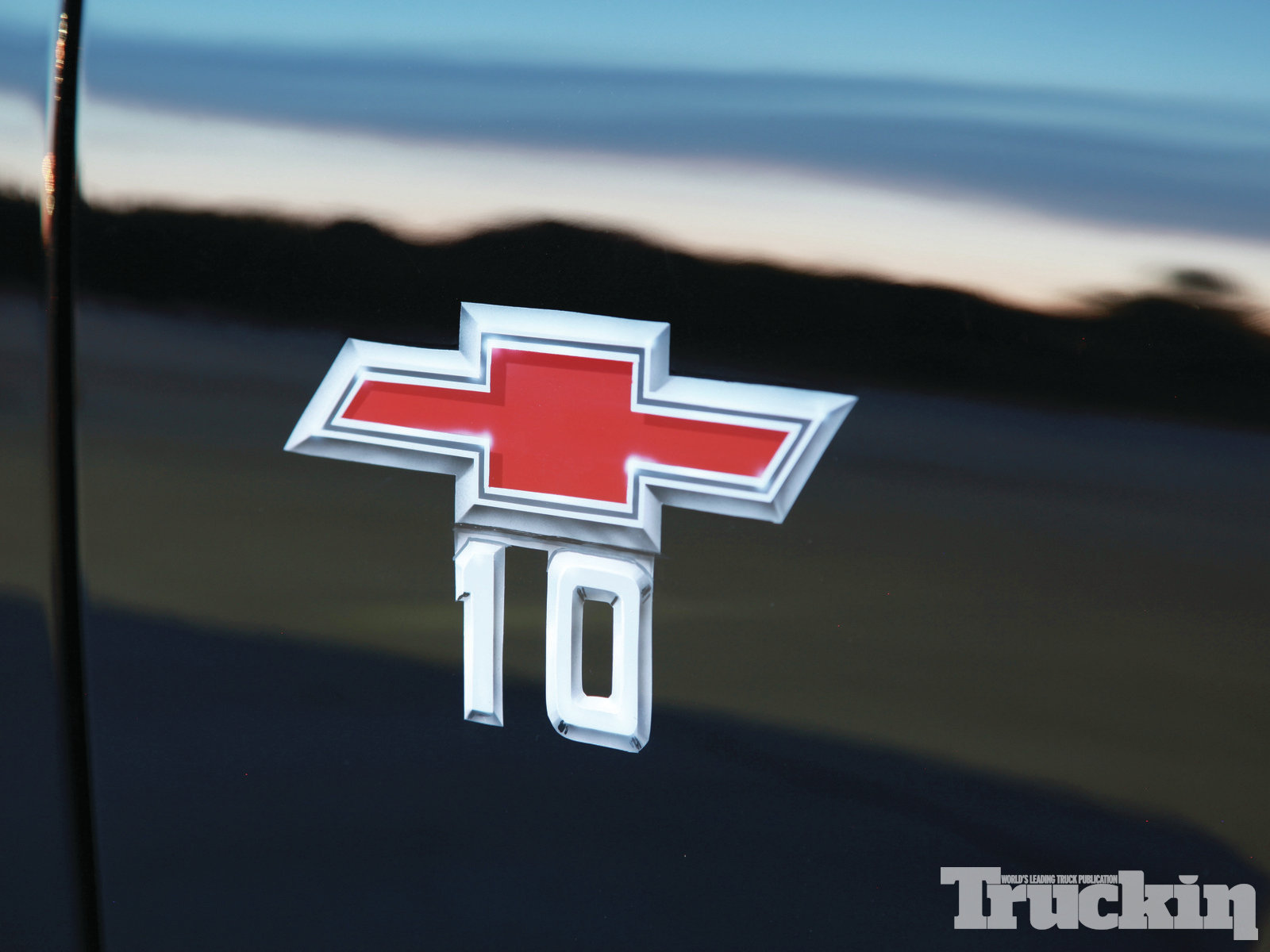 Chevrolet C10 Logo photo - 1