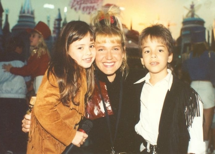 Sandy & Junior Logo photo - 1